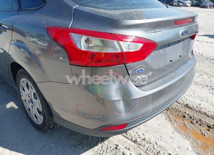 Photo 6 of 2012 Ford Focus SE (VIN 1FAHP3F29CL444589)