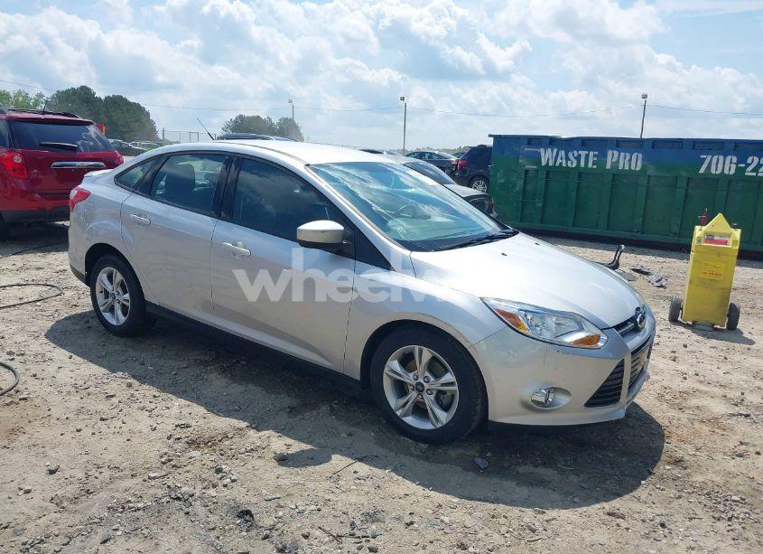 2012 Ford Focus SE (VIN 1FAHP3F29CL452465) main photo