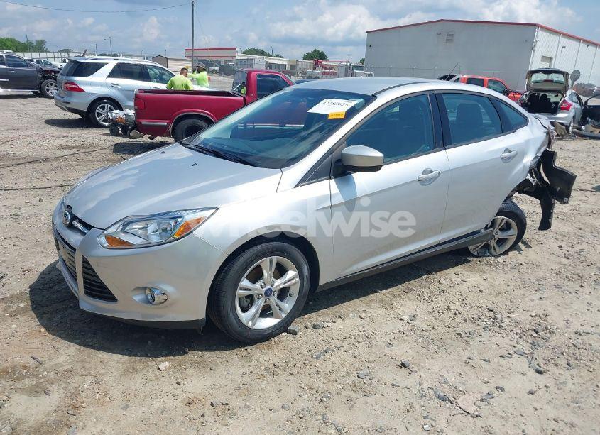 Photo 2 of 2012 Ford Focus SE (VIN 1FAHP3F29CL452465)