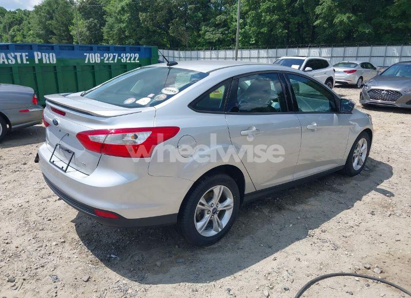 Photo 4 of 2012 Ford Focus SE (VIN 1FAHP3F29CL452465)