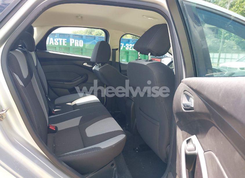 Photo 8 of 2012 Ford Focus SE (VIN 1FAHP3F29CL452465)