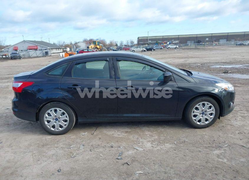 Photo 13 of 2012 Ford Focus SE (VIN 1FAHP3F29CL460596)