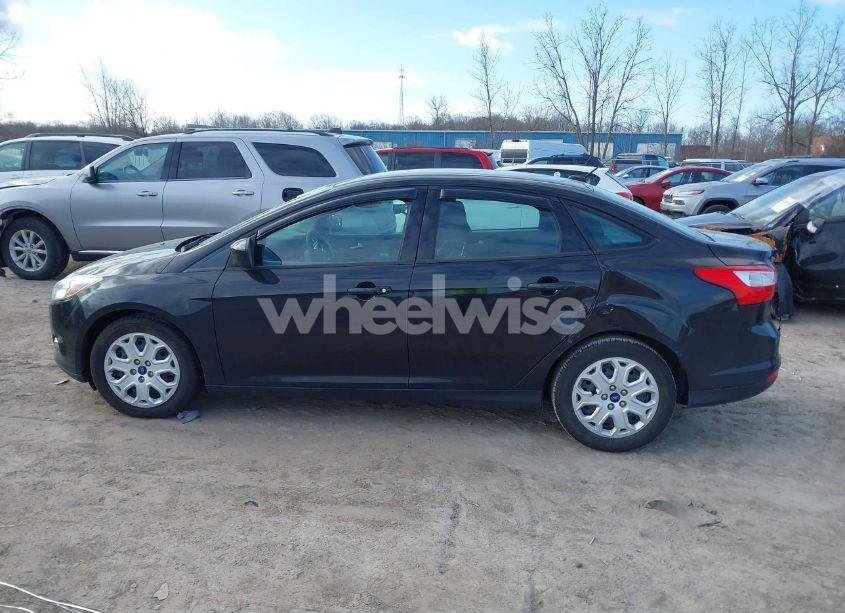 Photo 14 of 2012 Ford Focus SE (VIN 1FAHP3F29CL460596)