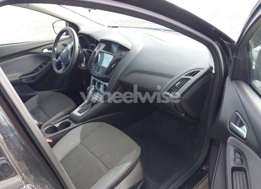 Photo 5 of 2012 Ford Focus SE (VIN 1FAHP3F29CL460596)