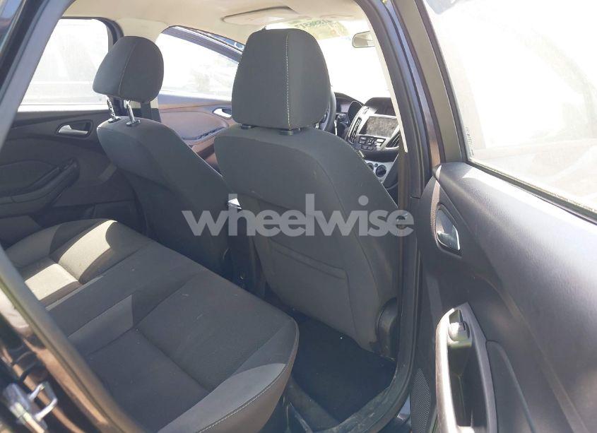 Photo 8 of 2012 Ford Focus SE (VIN 1FAHP3F29CL460596)