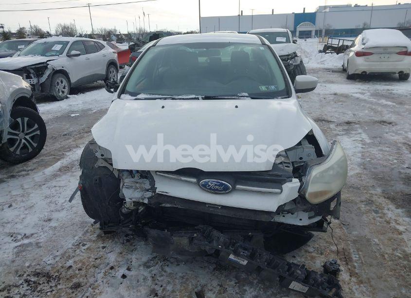 Photo 12 of 2012 Ford Focus SE (VIN 1FAHP3F2XCL102004)
