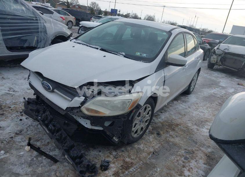Photo 2 of 2012 Ford Focus SE (VIN 1FAHP3F2XCL102004)