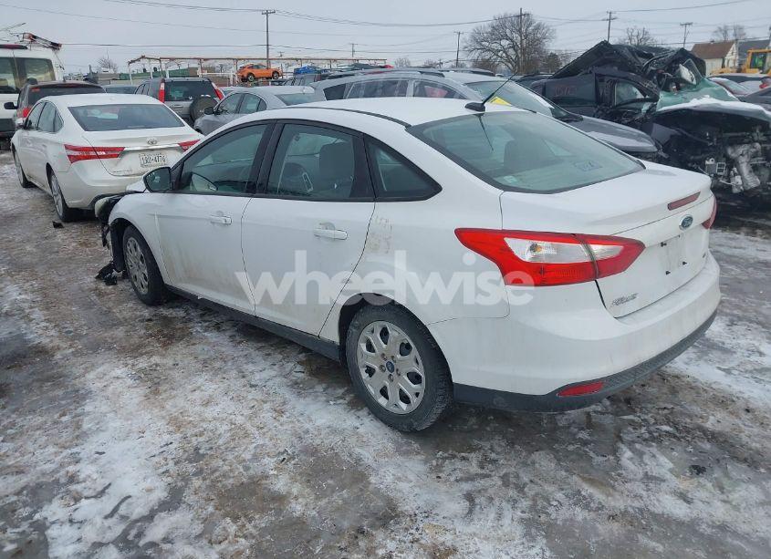 Photo 3 of 2012 Ford Focus SE (VIN 1FAHP3F2XCL102004)