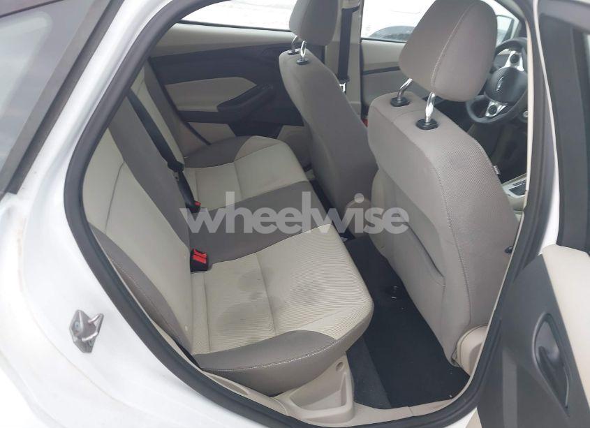 Photo 8 of 2012 Ford Focus SE (VIN 1FAHP3F2XCL102004)