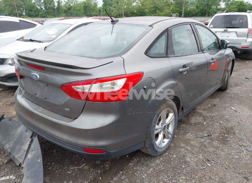 Photo 4 of 2012 Ford Focus SE (VIN 1FAHP3F2XCL104044)