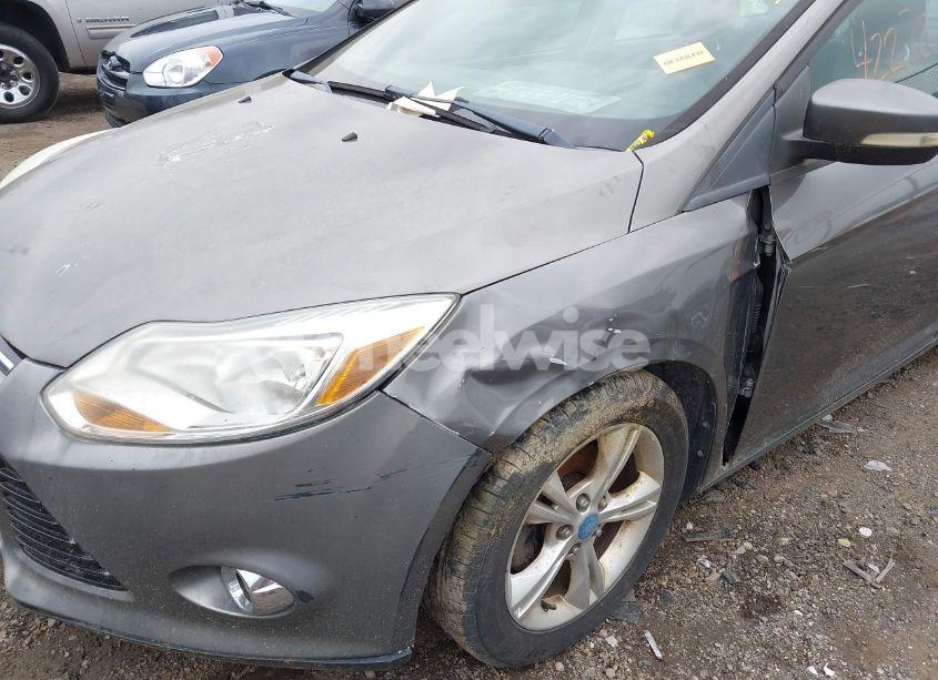 Photo 6 of 2012 Ford Focus SE (VIN 1FAHP3F2XCL104044)