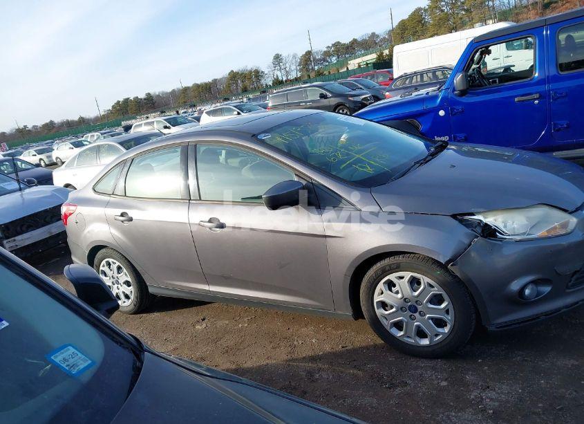 Photo 13 of 2012 Ford Focus SE (VIN 1FAHP3F2XCL137819)