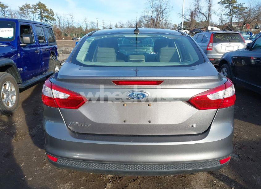Photo 16 of 2012 Ford Focus SE (VIN 1FAHP3F2XCL137819)
