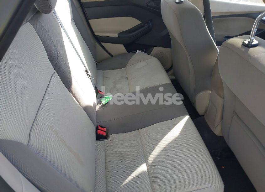 Photo 8 of 2012 Ford Focus SE (VIN 1FAHP3F2XCL137819)