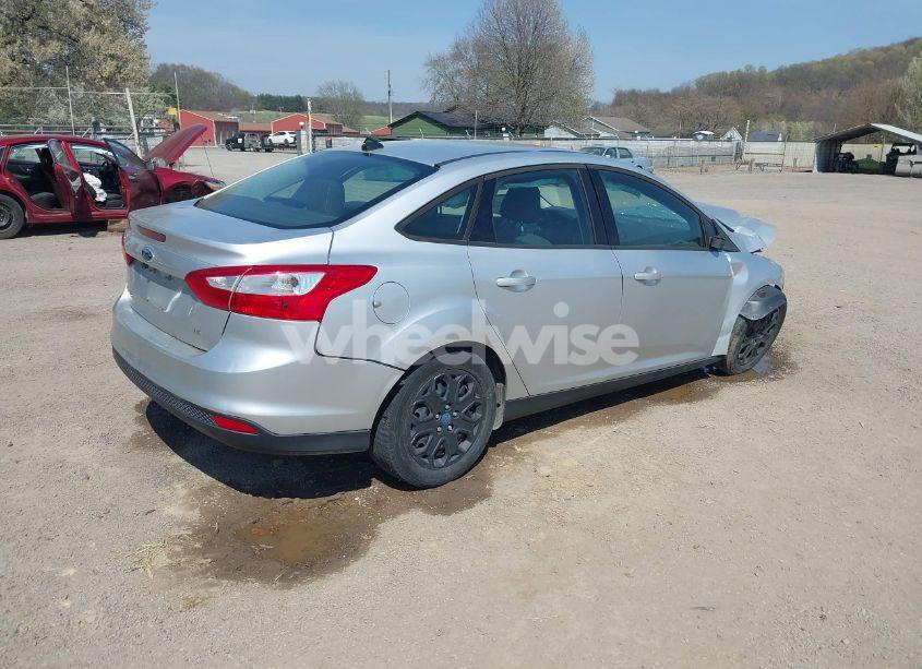 Photo 4 of 2012 Ford Focus SE (VIN 1FAHP3F2XCL217086)