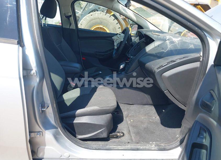 Photo 5 of 2012 Ford Focus SE (VIN 1FAHP3F2XCL217086)