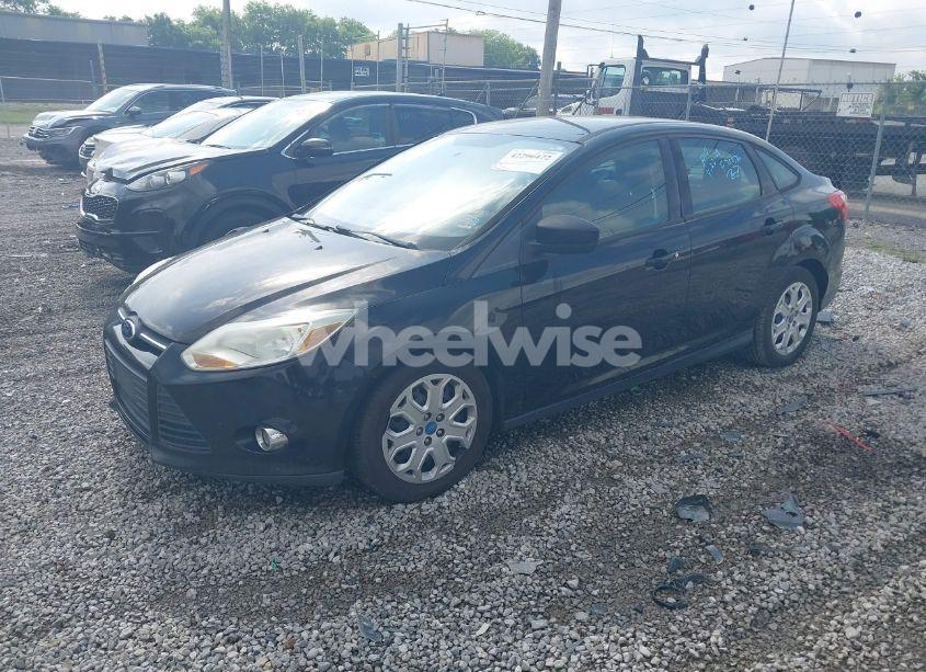 Photo 2 of 2012 Ford Focus SE (VIN 1FAHP3F2XCL219629)