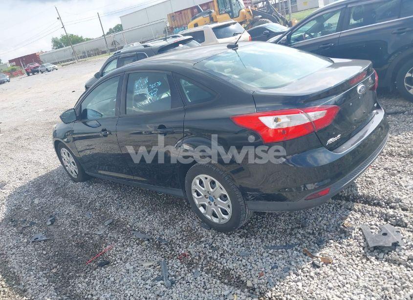 Photo 3 of 2012 Ford Focus SE (VIN 1FAHP3F2XCL219629)