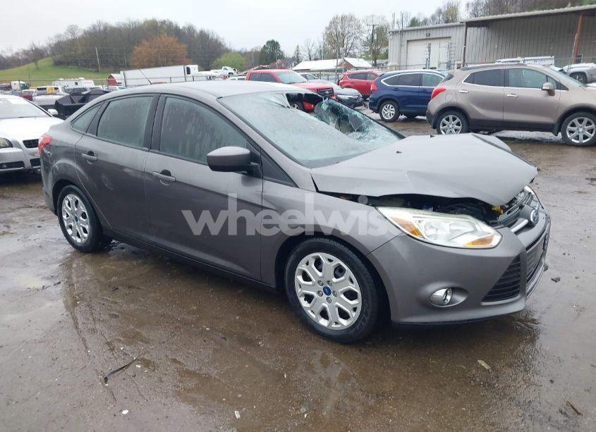 2012 Ford Focus SE (VIN 1FAHP3F2XCL220683) main photo