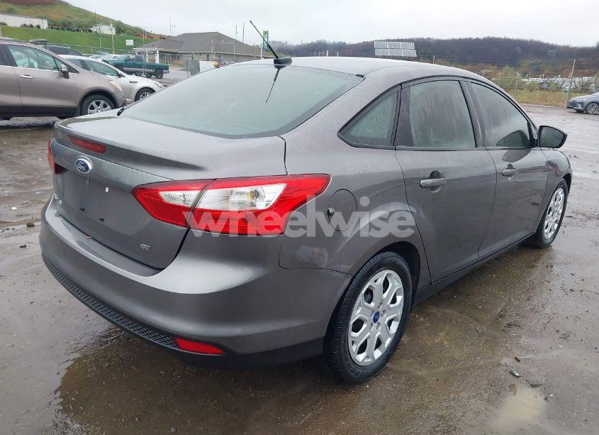 Photo 4 of 2012 Ford Focus SE (VIN 1FAHP3F2XCL220683)