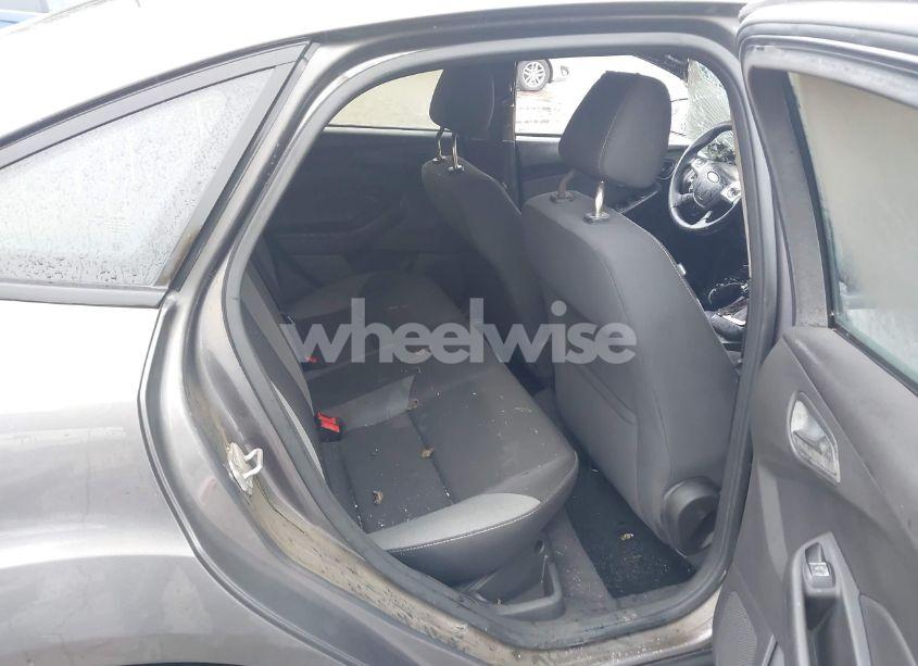 Photo 8 of 2012 Ford Focus SE (VIN 1FAHP3F2XCL220683)