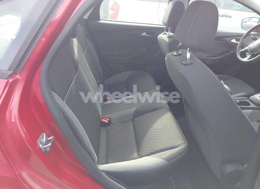 Photo 8 of 2012 Ford Focus SE (VIN 1FAHP3F2XCL233434)