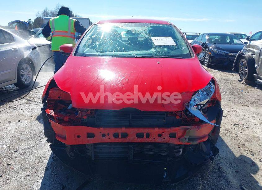 Photo 6 of 2012 Ford Focus SE (VIN 1FAHP3F2XCL238925)