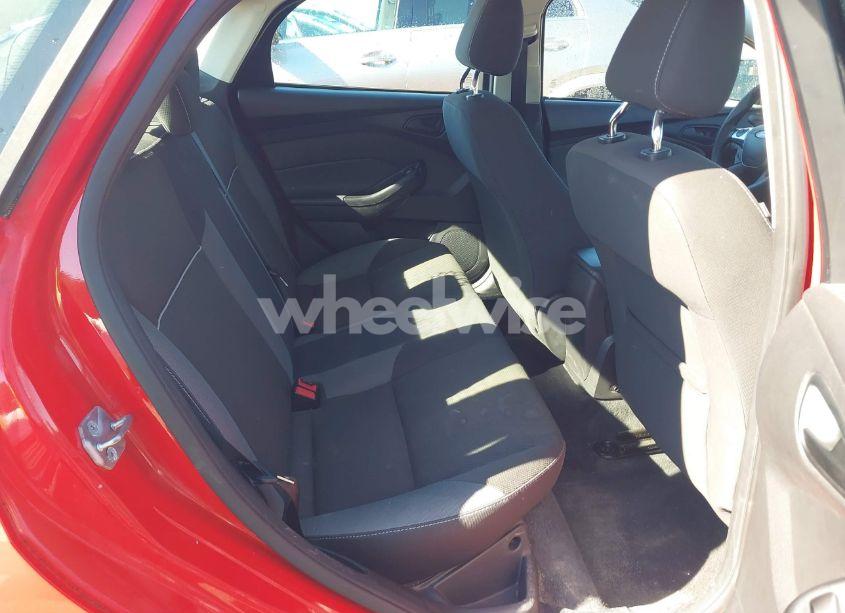 Photo 8 of 2012 Ford Focus SE (VIN 1FAHP3F2XCL238925)