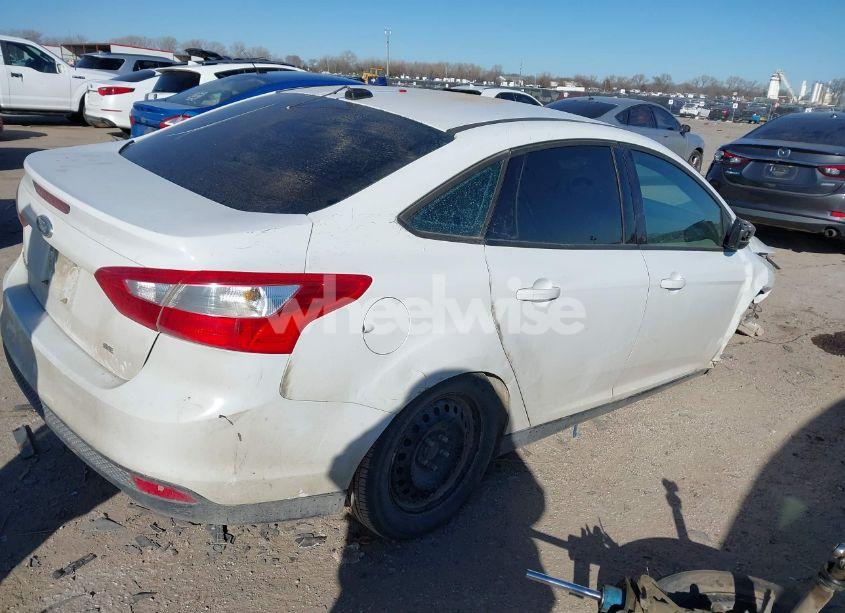 Photo 4 of 2012 Ford Focus SE (VIN 1FAHP3F2XCL262206)