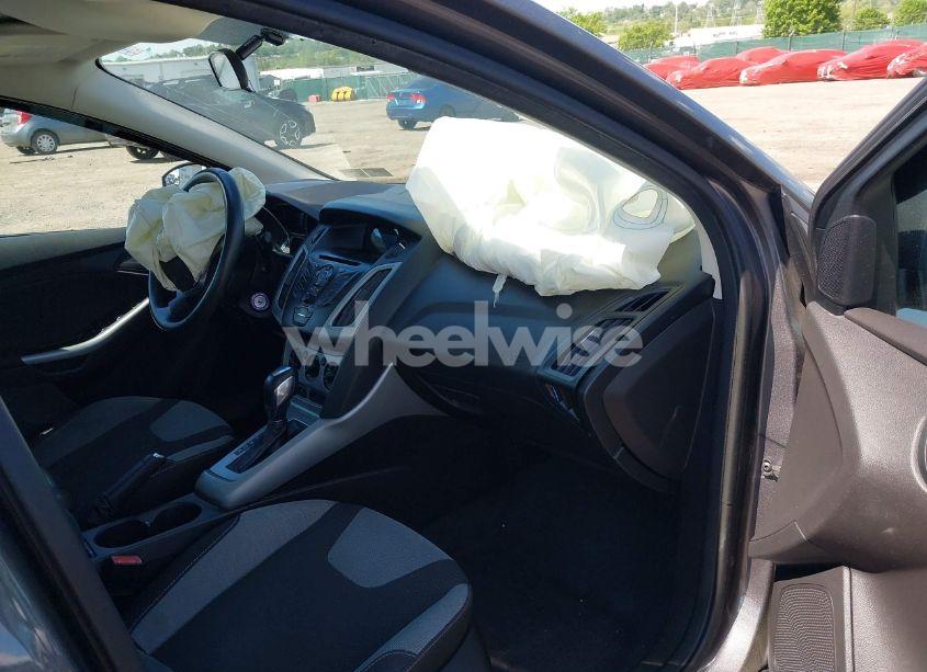 Photo 5 of 2012 Ford Focus SE (VIN 1FAHP3F2XCL265154)