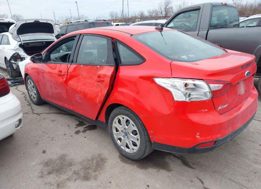 Photo 3 of 2012 Ford Focus SE (VIN 1FAHP3F2XCL266482)