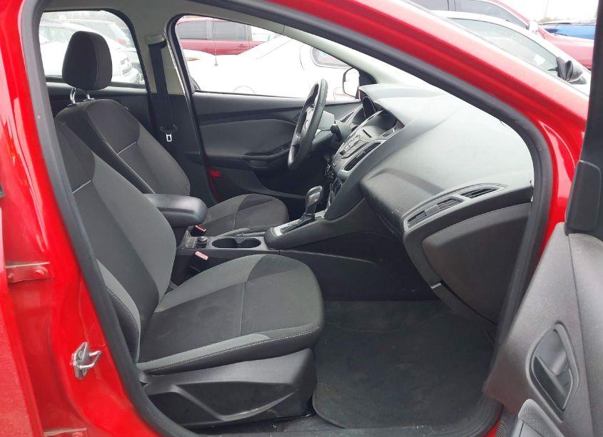 Photo 5 of 2012 Ford Focus SE (VIN 1FAHP3F2XCL266482)