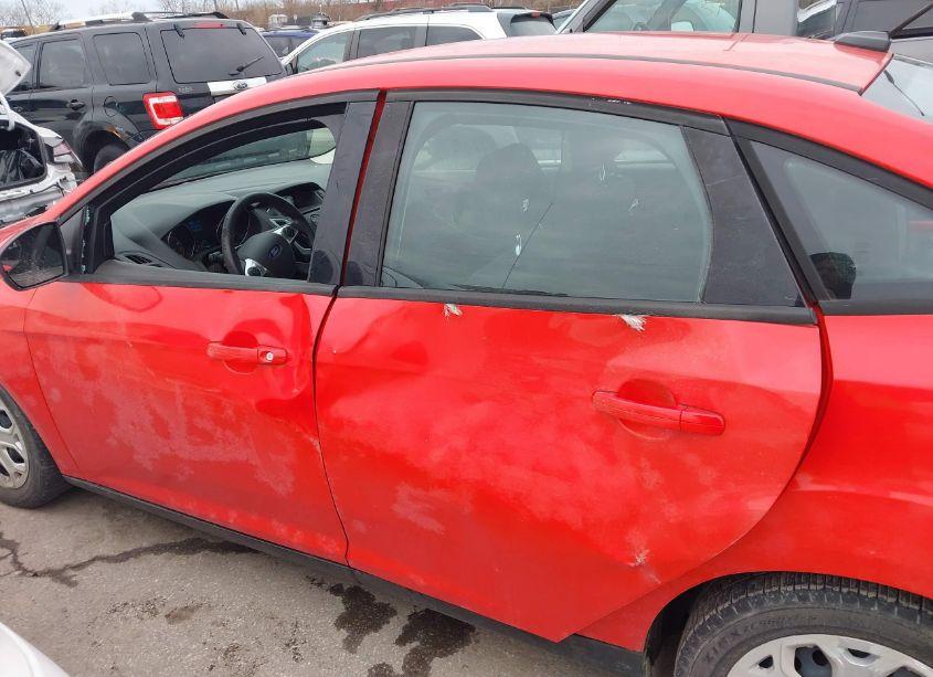 Photo 6 of 2012 Ford Focus SE (VIN 1FAHP3F2XCL266482)