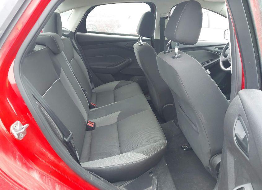 Photo 8 of 2012 Ford Focus SE (VIN 1FAHP3F2XCL266482)