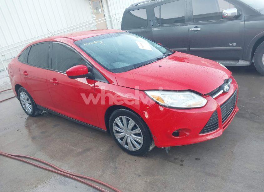 2012 Ford Focus SE (VIN 1FAHP3F2XCL284450) main photo