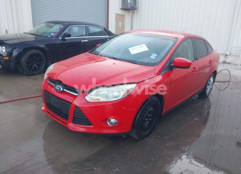 Photo 2 of 2012 Ford Focus SE (VIN 1FAHP3F2XCL284450)