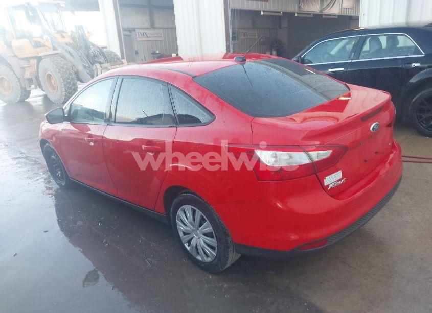 Photo 3 of 2012 Ford Focus SE (VIN 1FAHP3F2XCL284450)