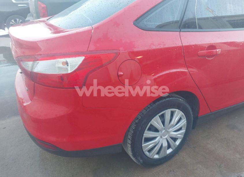 Photo 6 of 2012 Ford Focus SE (VIN 1FAHP3F2XCL284450)