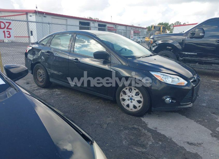 2012 Ford Focus SE (VIN 1FAHP3F2XCL287848) main photo
