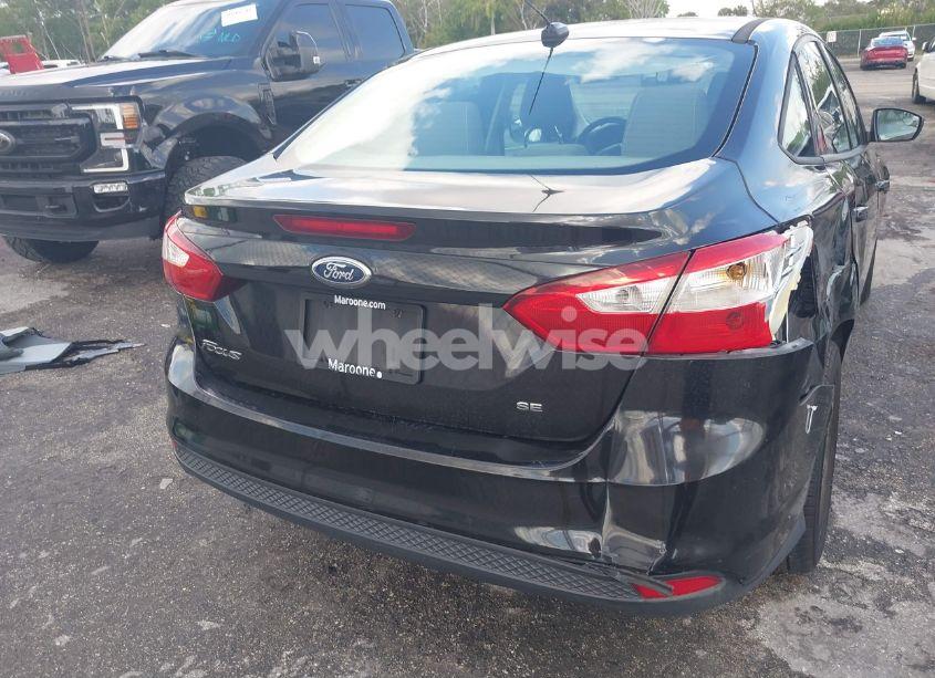 Photo 16 of 2012 Ford Focus SE (VIN 1FAHP3F2XCL287848)