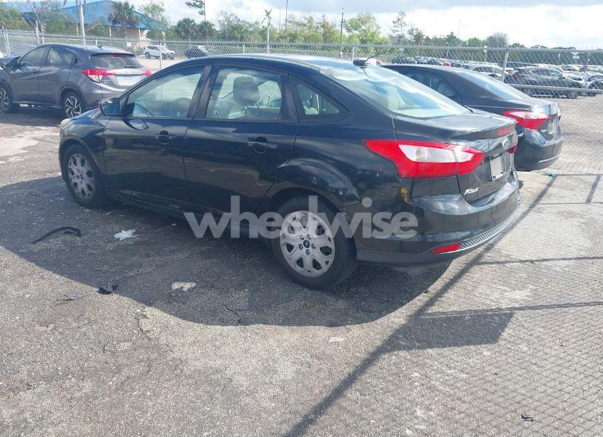 Photo 3 of 2012 Ford Focus SE (VIN 1FAHP3F2XCL287848)