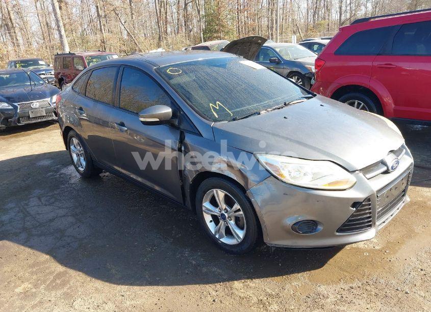 2012 Ford Focus SE (VIN 1FAHP3F2XCL293326) main photo