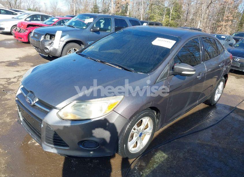 Photo 2 of 2012 Ford Focus SE (VIN 1FAHP3F2XCL293326)