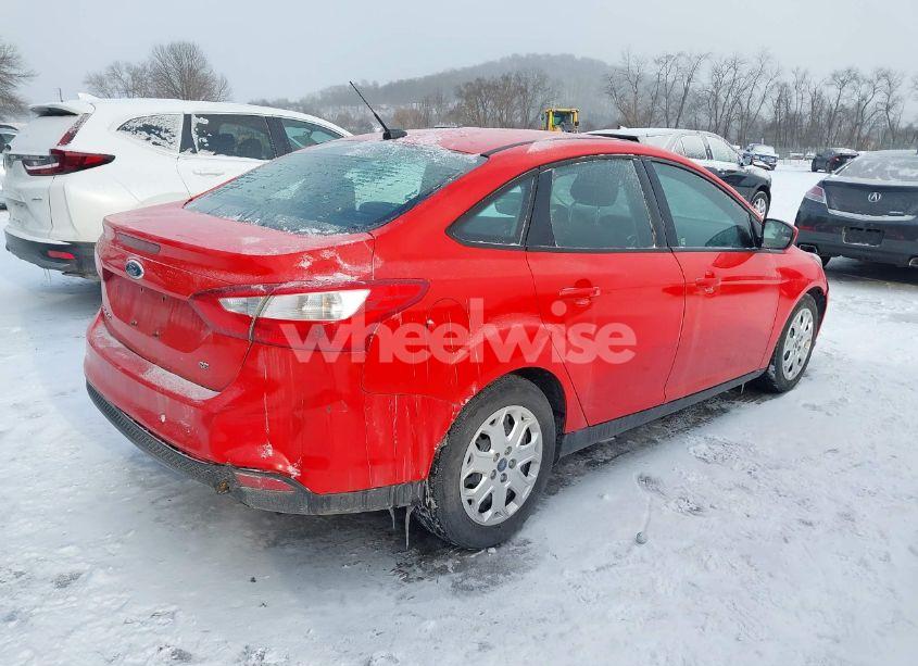 Photo 4 of 2012 Ford Focus SE (VIN 1FAHP3F2XCL299403)