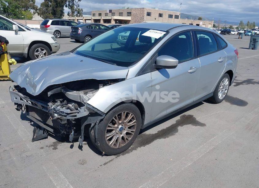 Photo 2 of 2012 Ford Focus SE (VIN 1FAHP3F2XCL394978)