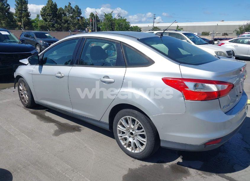 Photo 3 of 2012 Ford Focus SE (VIN 1FAHP3F2XCL394978)