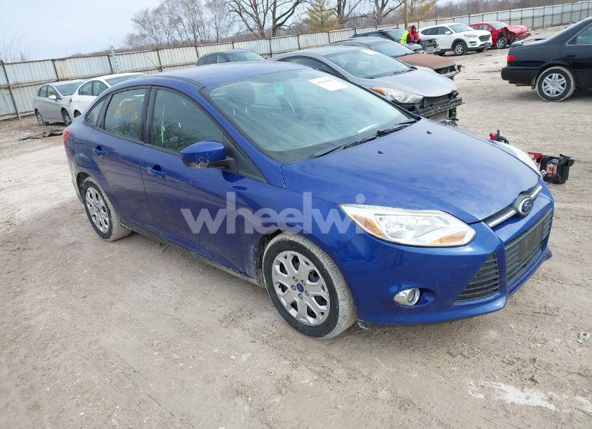 2012 Ford Focus SE (VIN 1FAHP3F2XCL421676) main photo