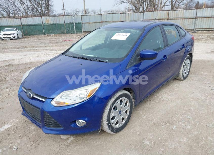 Photo 2 of 2012 Ford Focus SE (VIN 1FAHP3F2XCL421676)