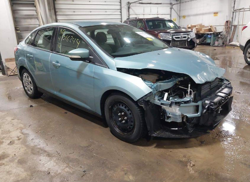 2012 Ford Focus SE (VIN 1FAHP3F2XCL426103) main photo