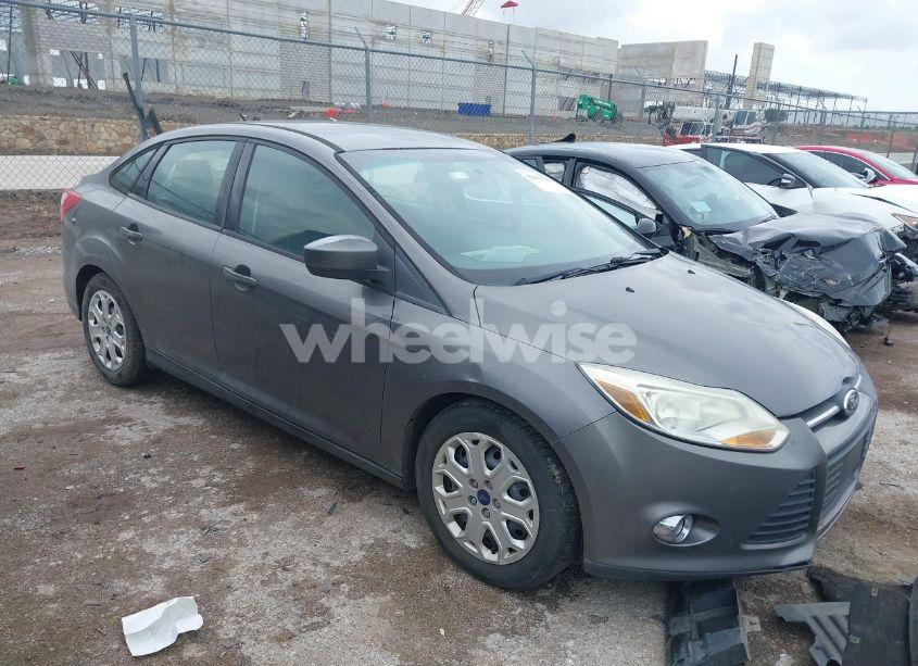 2012 Ford Focus SE (VIN 1FAHP3F2XCL430734) main photo
